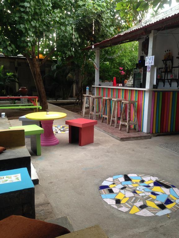 Good For Ya Knee Hostel & Bungalows (Adults Only) Gili Trawangan Exterior foto